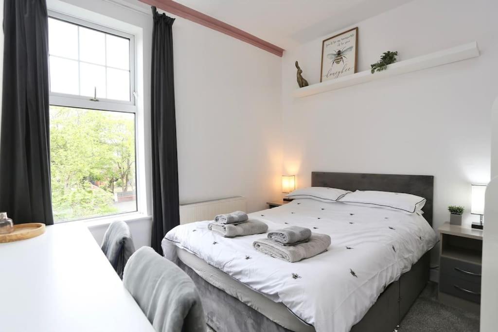 The Hot Tub Townhouse By Holiday Heim Lytham St Annes Buitenkant foto