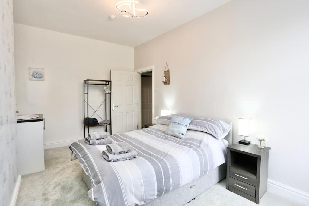 The Hot Tub Townhouse By Holiday Heim Lytham St Annes Buitenkant foto