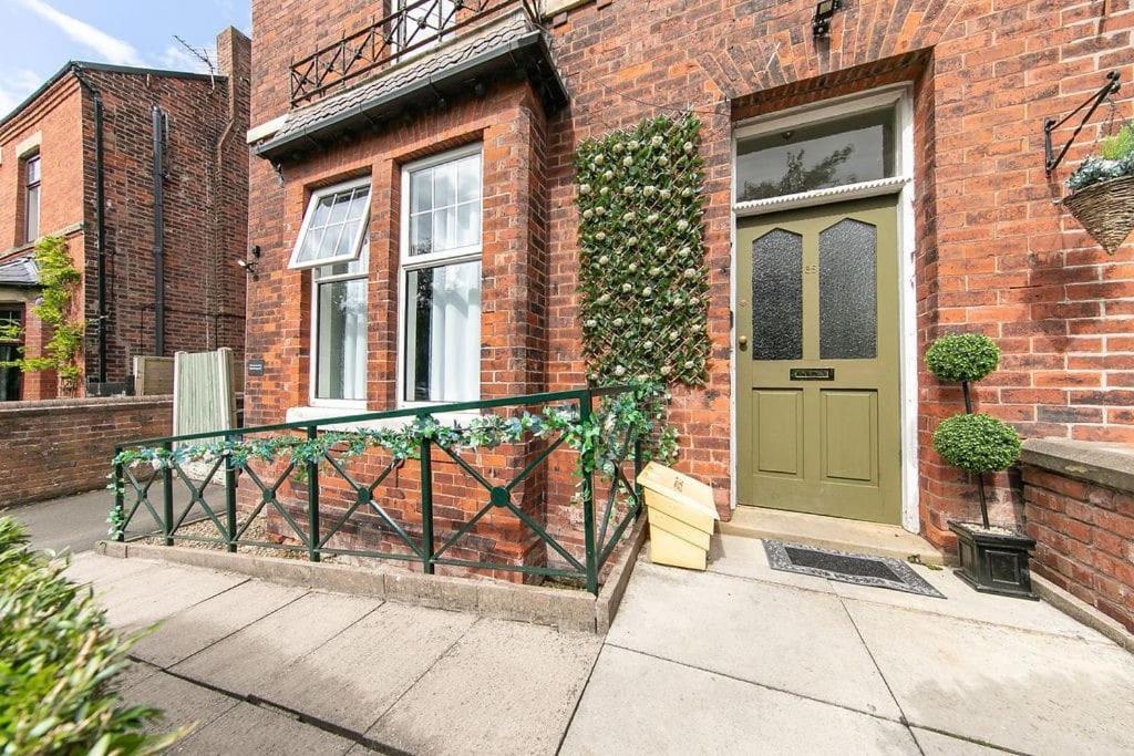 The Hot Tub Townhouse By Holiday Heim Lytham St Annes Buitenkant foto