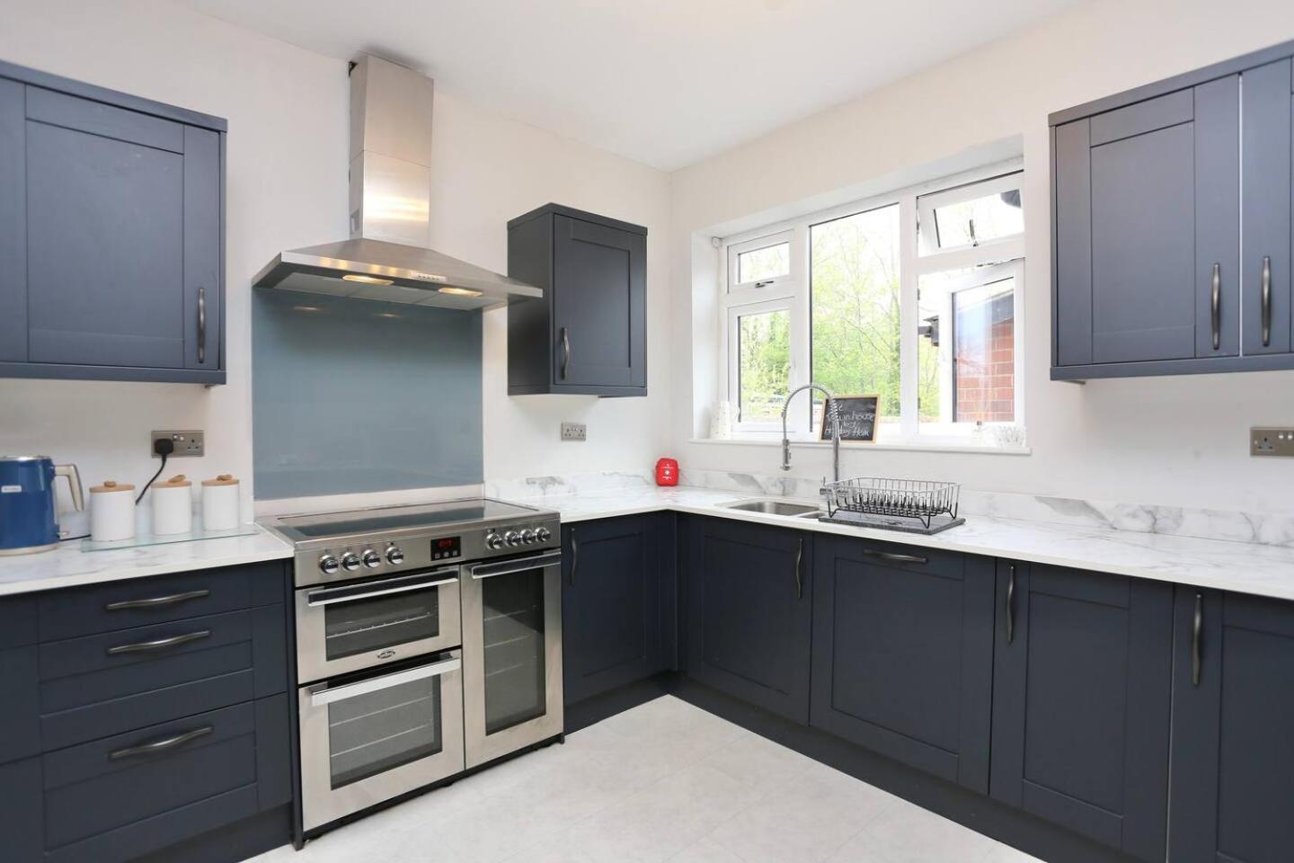 The Hot Tub Townhouse By Holiday Heim Lytham St Annes Buitenkant foto